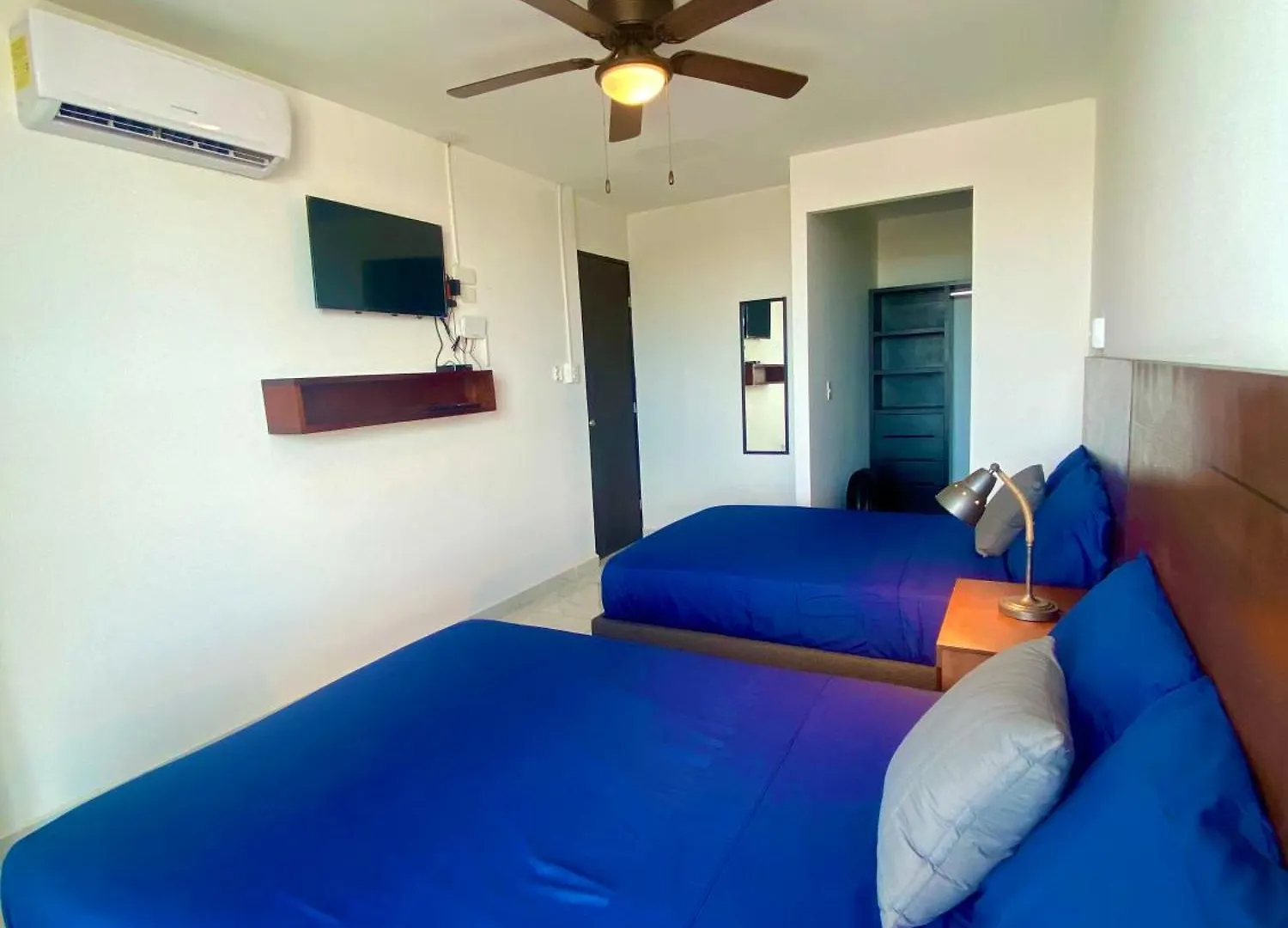 Large One-Bedroom Apt Near Isla Mujeres Ferry Cancun