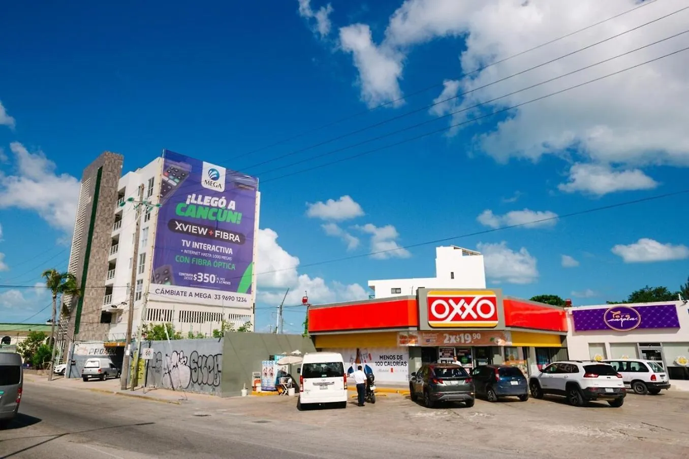 Large One-Bedroom Apt Near Isla Mujeres Ferry Cancun Holiday home